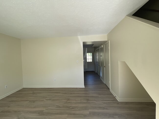 Building Photo - 156 Cedar Crest Dr