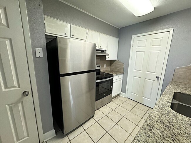 Building Photo - 3065 Willow Pl