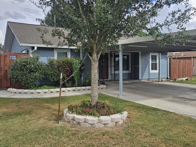 Building Photo - 9810 Thorn St