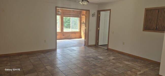 Foto del edificio - 212976 Co Rd B