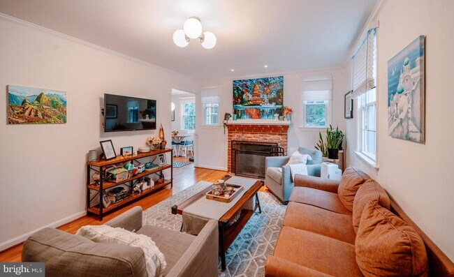 Foto del edificio - 2900 Monroe Pl