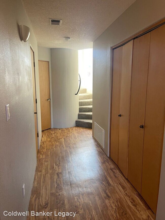 Building Photo - 3 br, 2 bath House - 7323 Via Contenta NE
