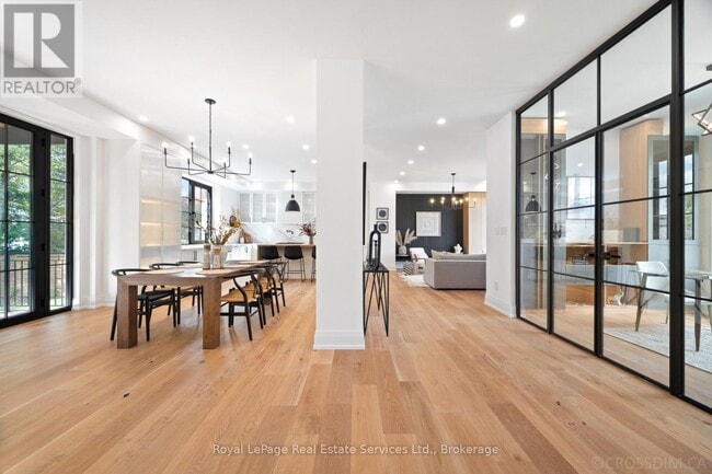 Building Photo - 480 Scarsdale Crescent