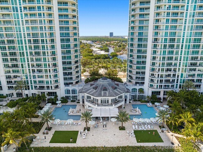 Foto del edificio - 16051 Collins Ave