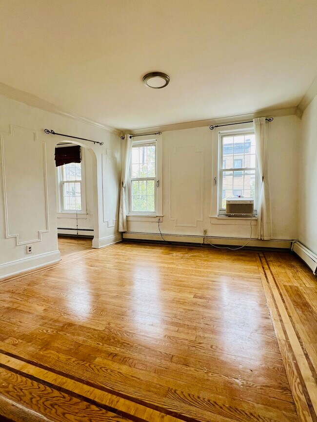 Living room - 179 Oakland Ave
