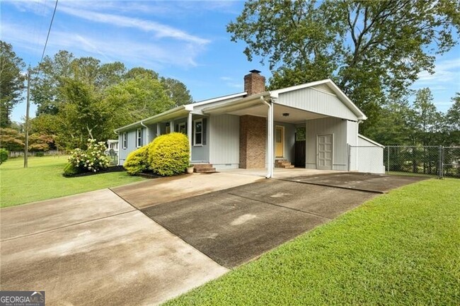 Building Photo - 3020 Land Rd