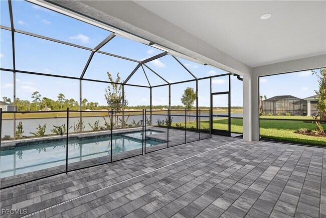 Foto del edificio - 15015 Bluewater Rd