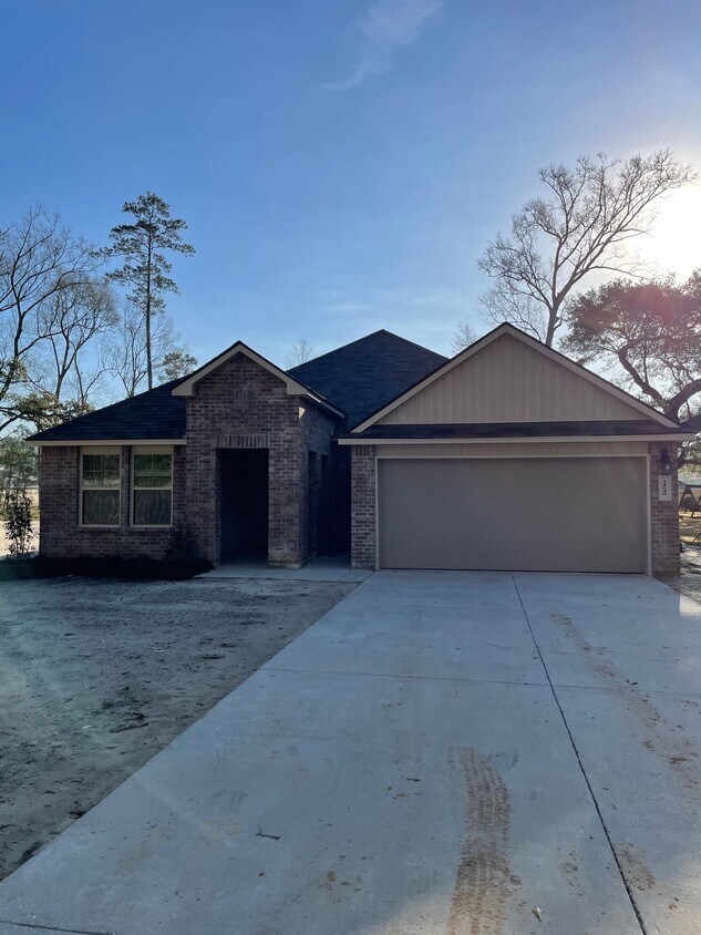 Foto principal - 44048 Parker Blvd