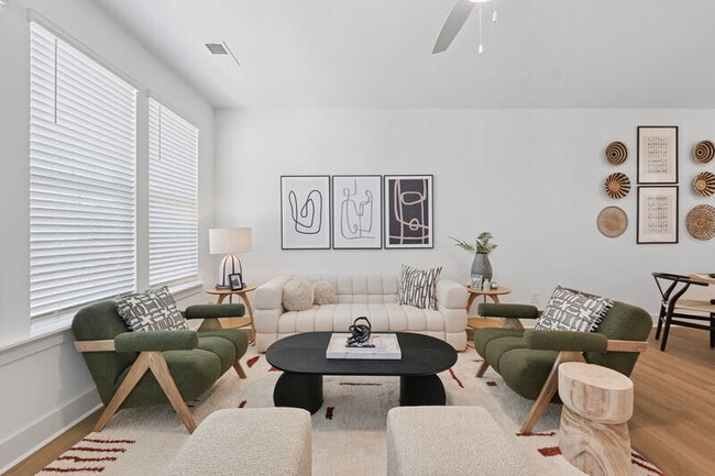 Building Photo - Sablewood