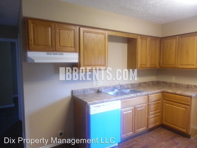 Building Photo - 4894 Mercedes Dr