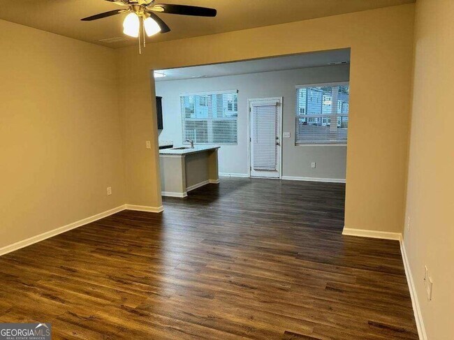 Foto del edificio - 215 Turner Ln