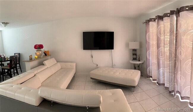 Foto del edificio - 110 NW 114th Ave