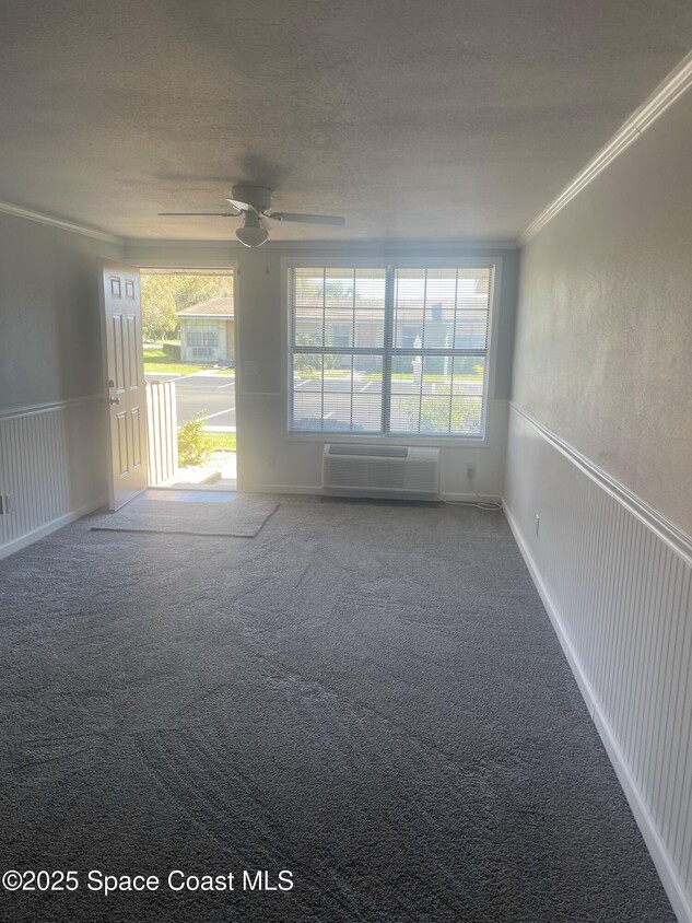 Primary Photo - 1750 Bottlebrush Dr