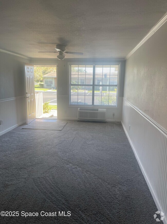 Building Photo - 1750 Bottlebrush Dr