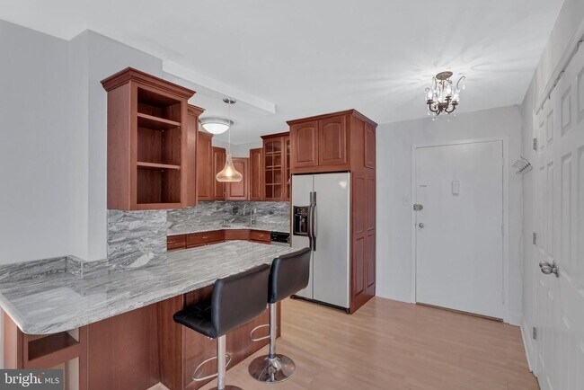 Foto del edificio - 2401 H St NW