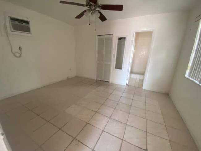 Building Photo - 1041 SW 74th Ave