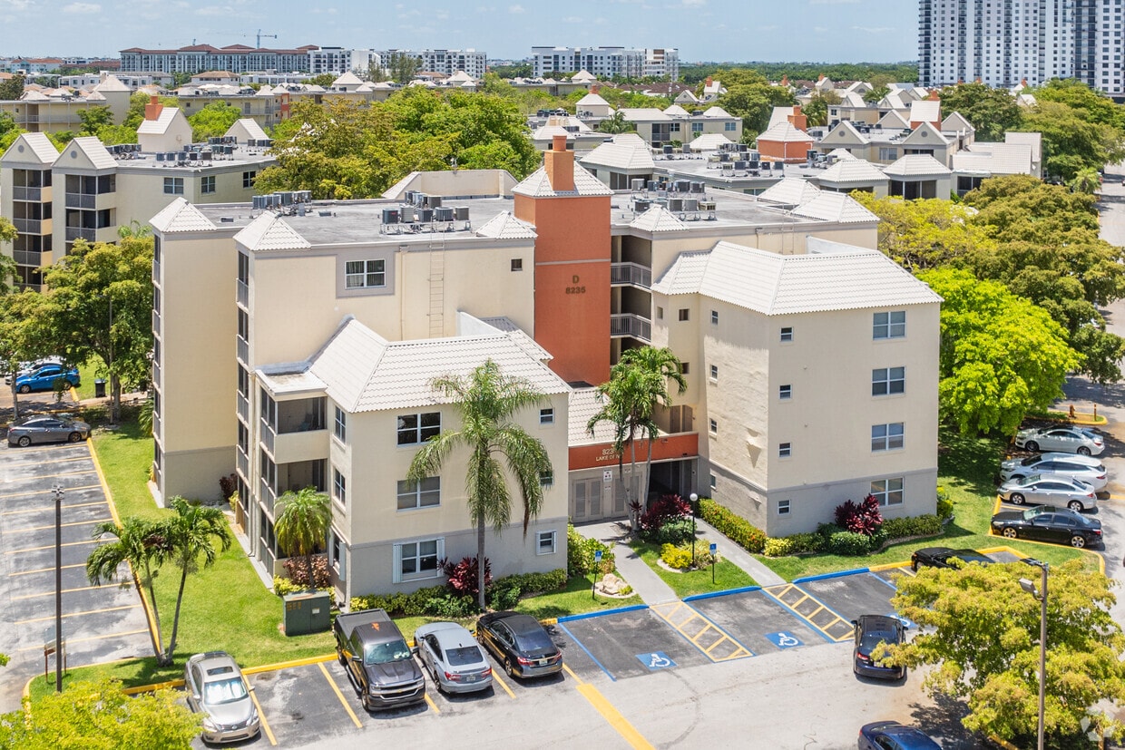 Las Vistas At Doral Apartments in Doral, FL