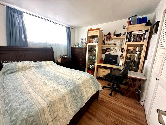 Foto del edificio - 211 NE 8th Ave
