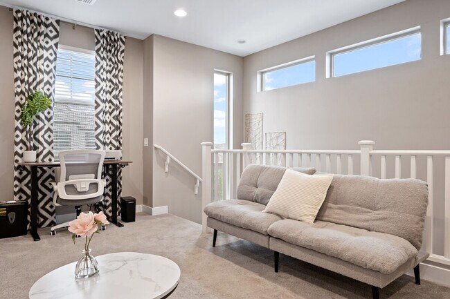 Building Photo - 1950 E Queen Creek Rd