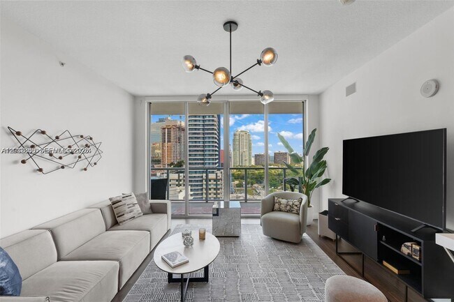 Foto del edificio - 79 SW 12th St
