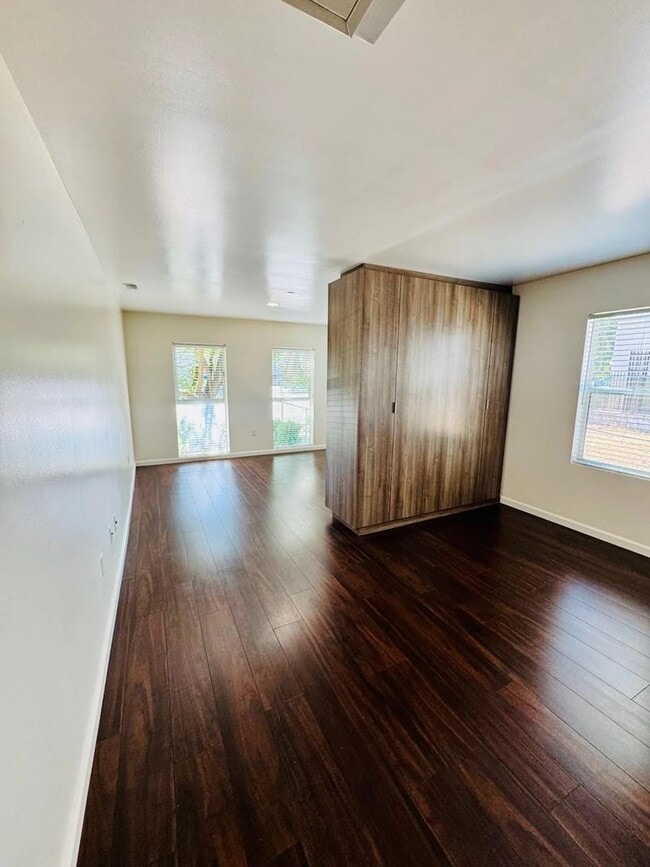 Interior Photo - 309 S. Berendo Avenue,