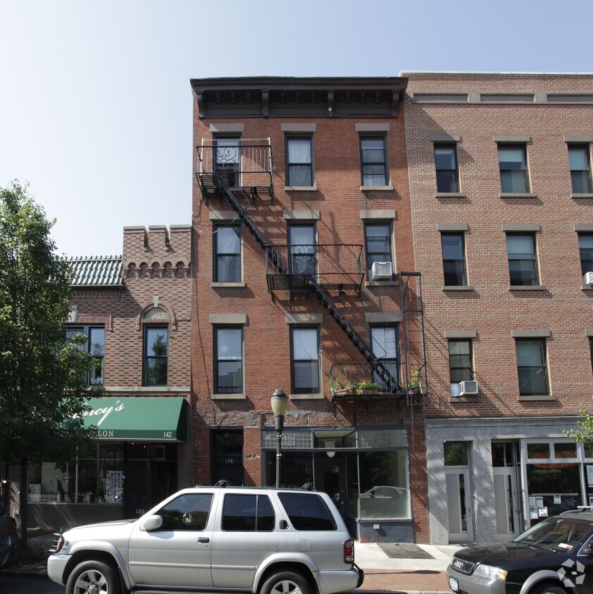 Building Photo - 138 Union St