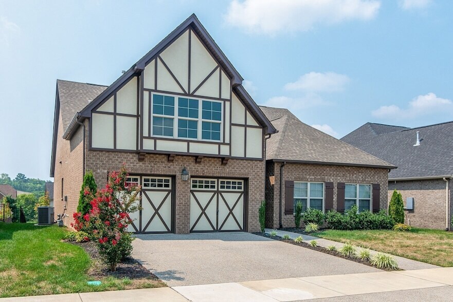 Primary Photo - 730 Canter Ln