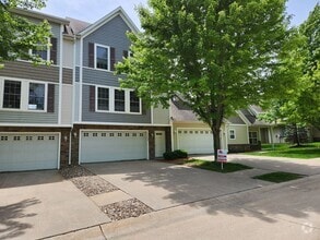 Building Photo - 15404 Townsend Ave