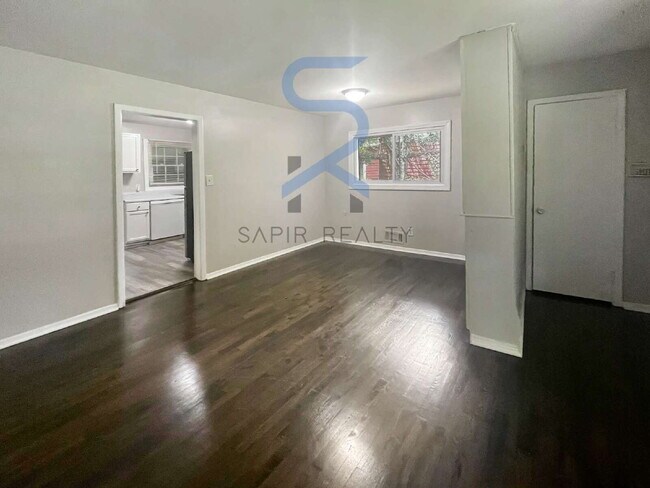 Foto del edificio - 1801 W Austin Rd