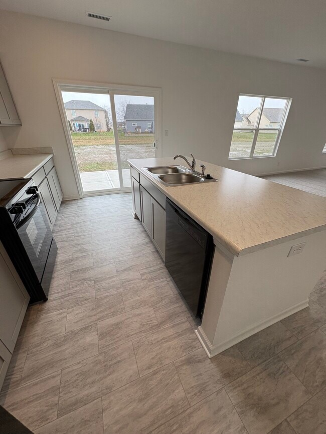 Foto del edificio - 1743 Creek Bed Ln