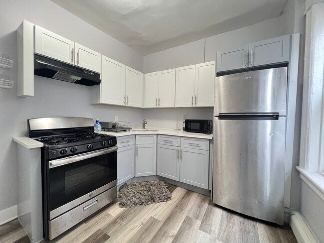 Building Photo - 5 Morton Pl