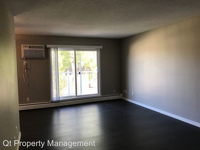 Building Photo - 616-625 N Oaks Dr