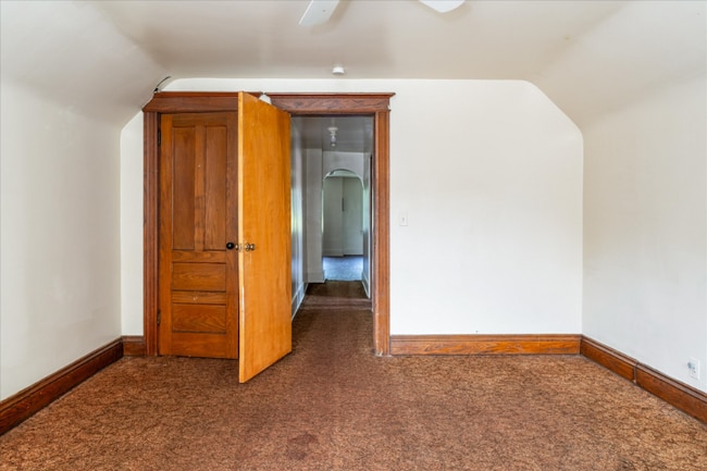 Foto del edificio - 1221 N Clinton Ave