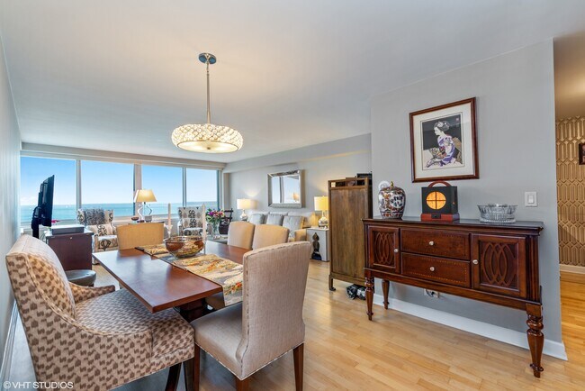 Foto del edificio - 1440 N Lake Shore Dr