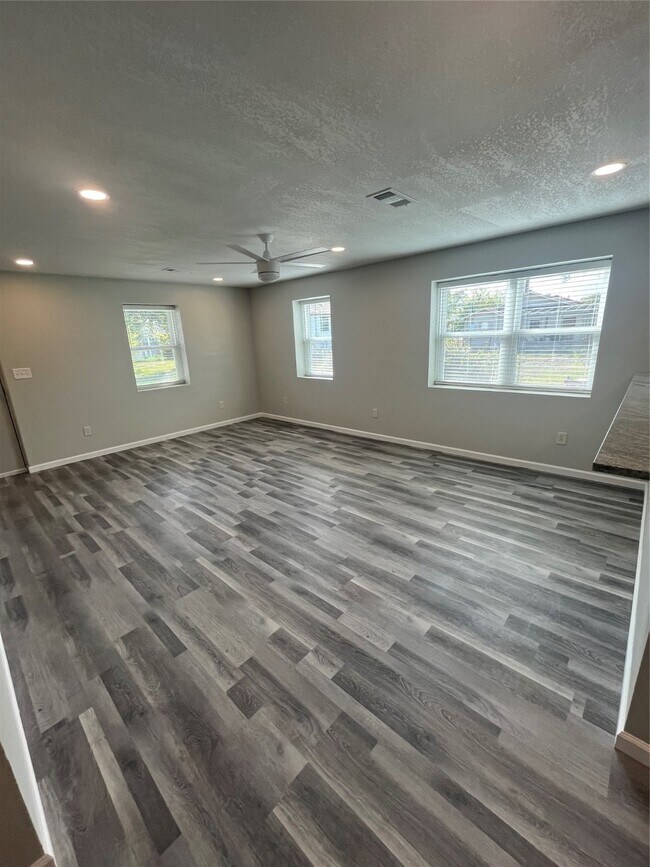 Foto del edificio - 316 E A St