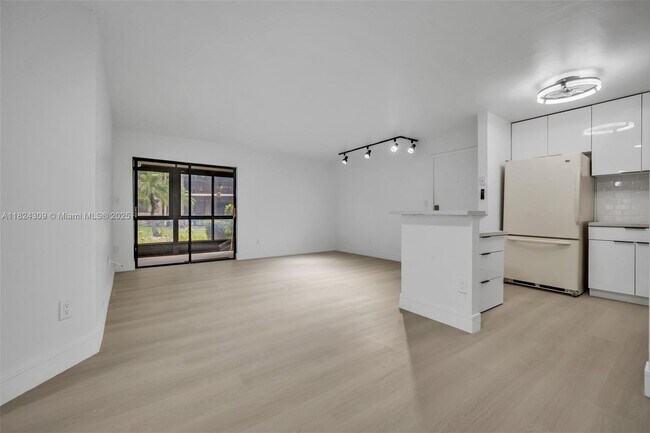 Building Photo - 9514 N Belfort Cir