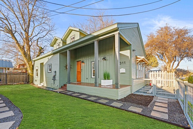 Photo - 311 Eagleland Dr House