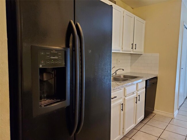 Building Photo - 17623 Autumn Hills Dr