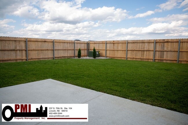 Building Photo - 4 Bedroom and 4 bathroom Duplex for Rent