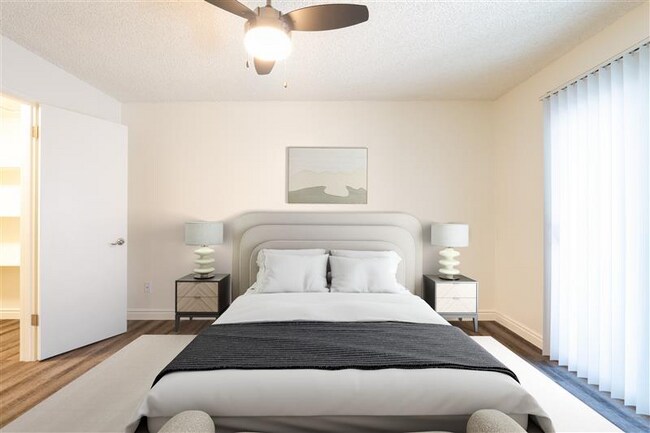 Foto del edificio - 1110 Meadow Lake Dr