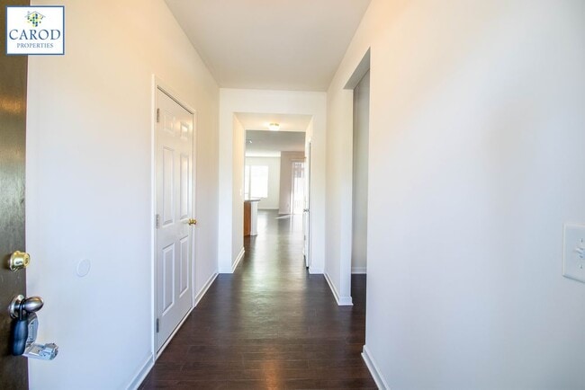 Building Photo - Steele Creek Townhome