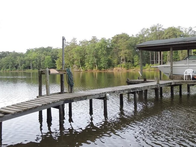 Foto del edificio - 152 Slate Rd