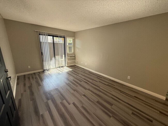 Interior Photo - The Avenue at San Marcos
