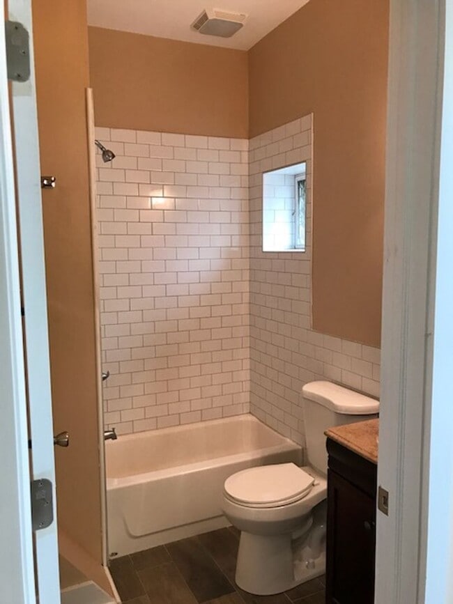 Photo - 1527 W Porter St Apartment