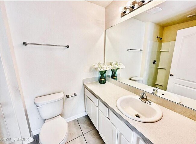 Foto del edificio - 608 Yellow Oaks Ln