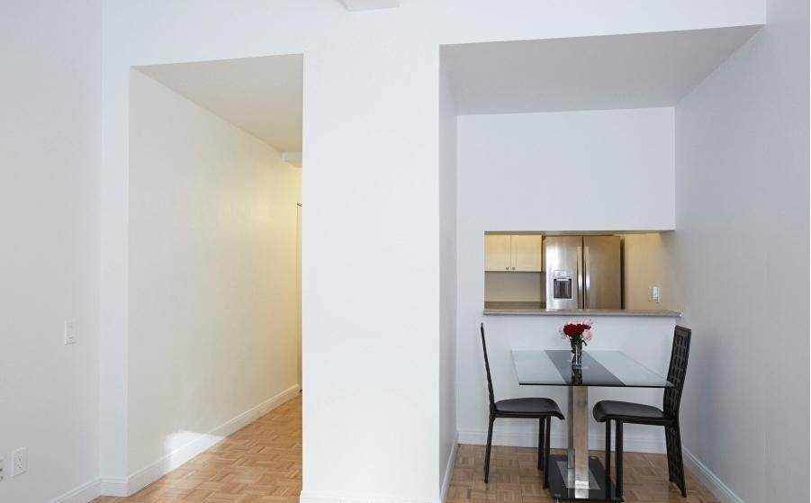 Building Photo - 148 Greenwich St
