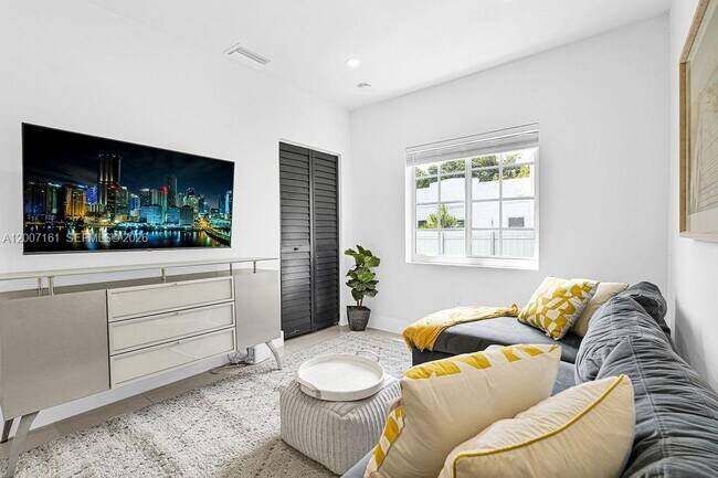 Foto del edificio - 570 NW 48th St