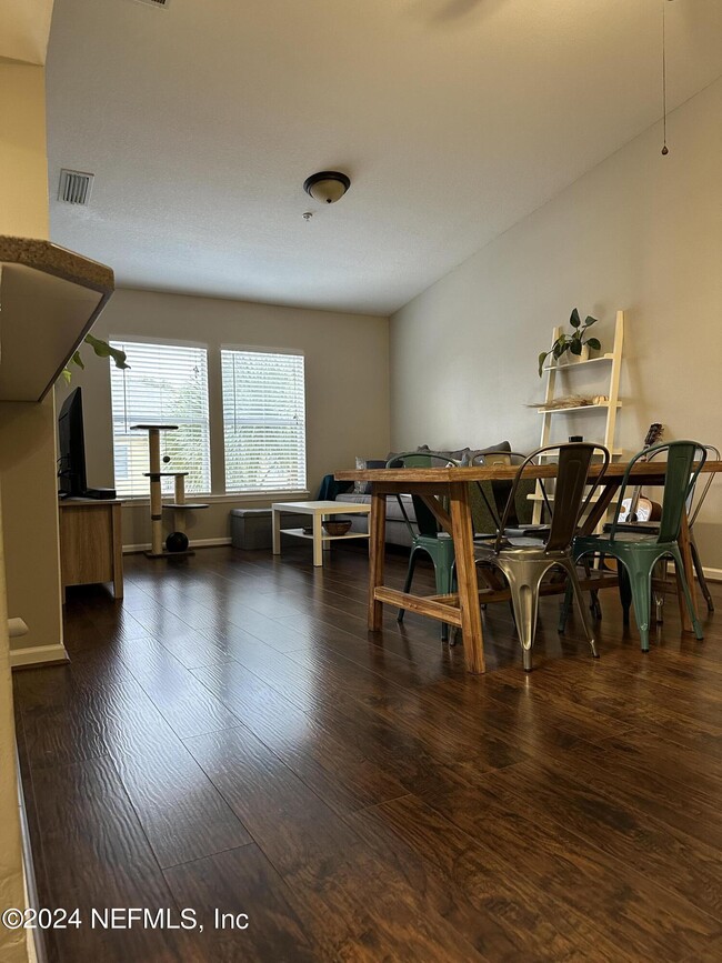 Building Photo - 7059 Deer Lodge Cir
