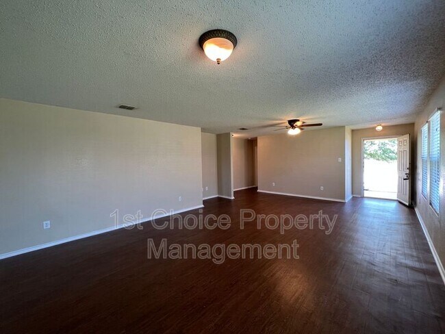 Foto del edificio - 4888 Parkview Hills Ln