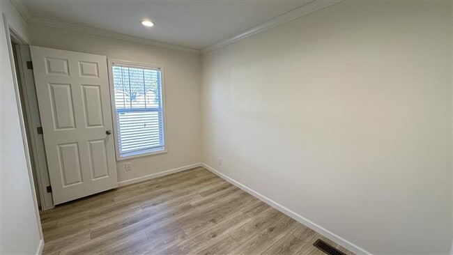 Building Photo - 160 Sugar Maple Dr